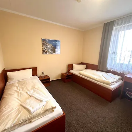 Pension Garbsen 게스트하우스 3*